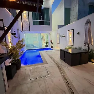 casa-brilho-da-lua.hotelsportoseguro.com/